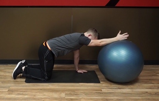 latissimus dorsi ball stretch